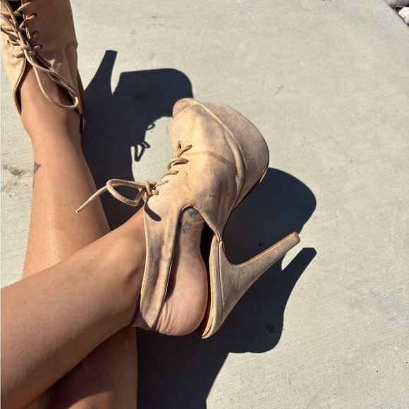 Platforms - Picture 7 of 9